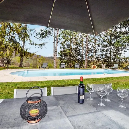 Dom wakacyjny 2 Bedroom Cozy In