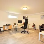 Semesterbostad Stunning Home In Tabre