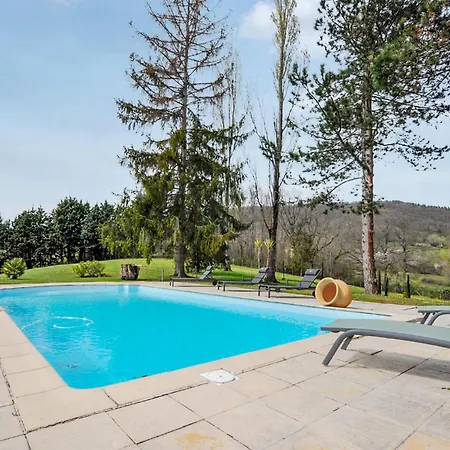 2 Bedroom Cozy In Holiday home Tabre
