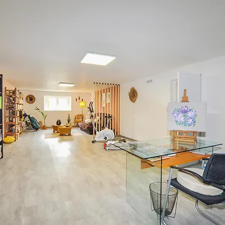 2 Bedroom Cozy In Holiday home