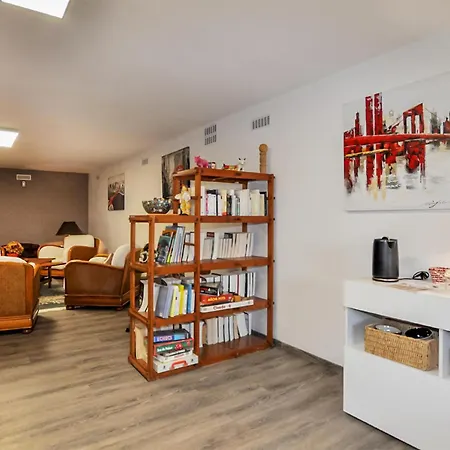 2 Bedroom Cozy In * Tabre