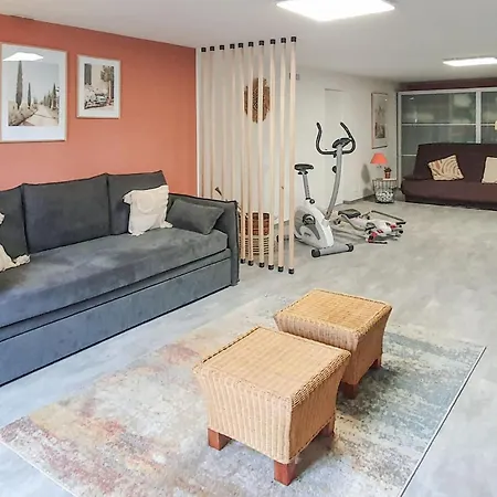 2 Bedroom Cozy In
