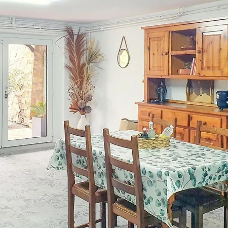 2 Bedroom Cozy In Nyaraló *